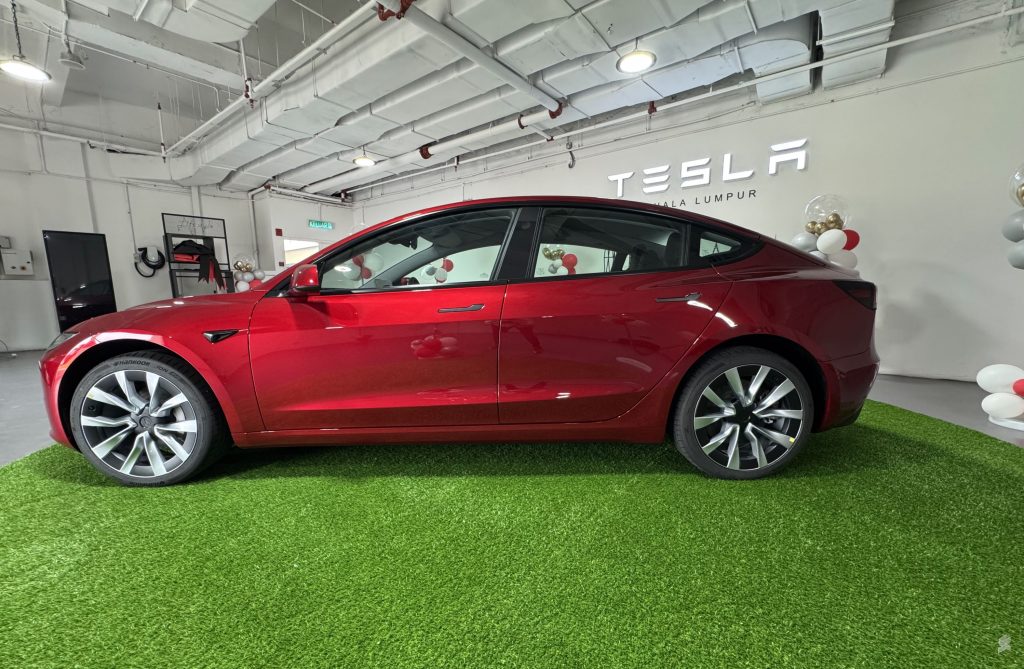 251023 tesla model 3 Long Range RWD malaysia 03