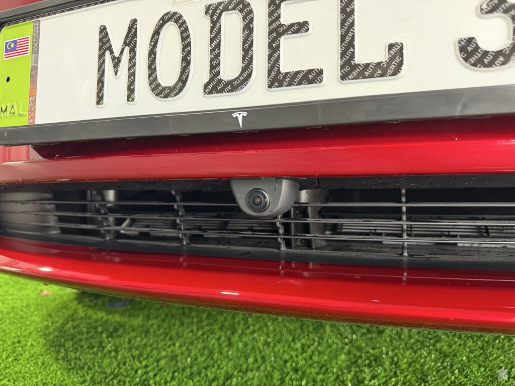 251024 tesla model 3 front camera