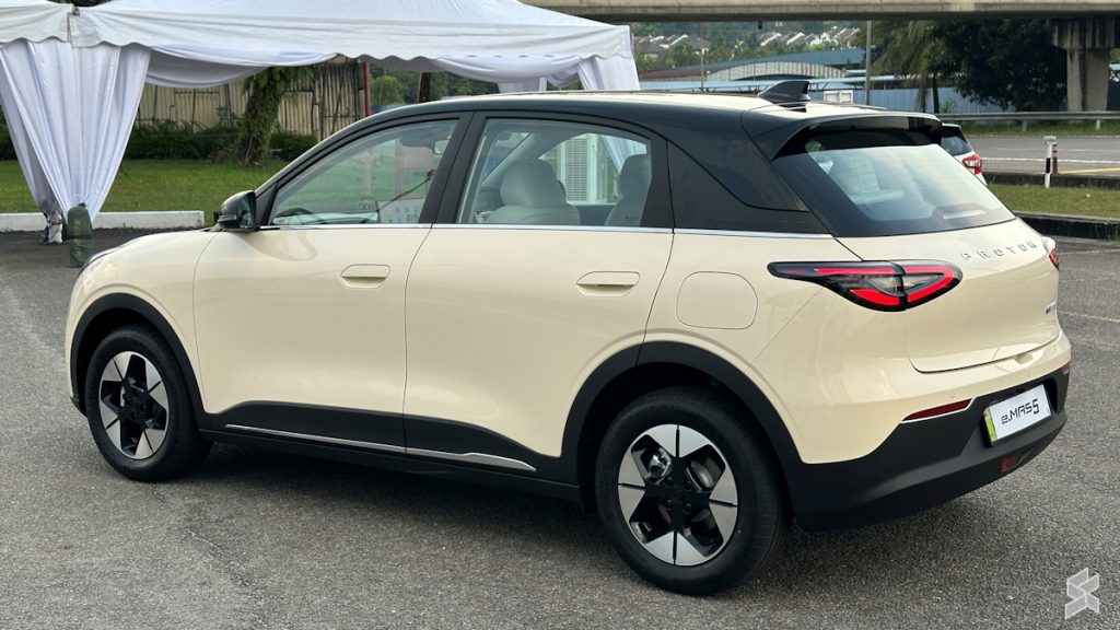 Proton e.MAS 5 EV officially launched, priced from RM56,800 13 proton emas 5 uncamo10