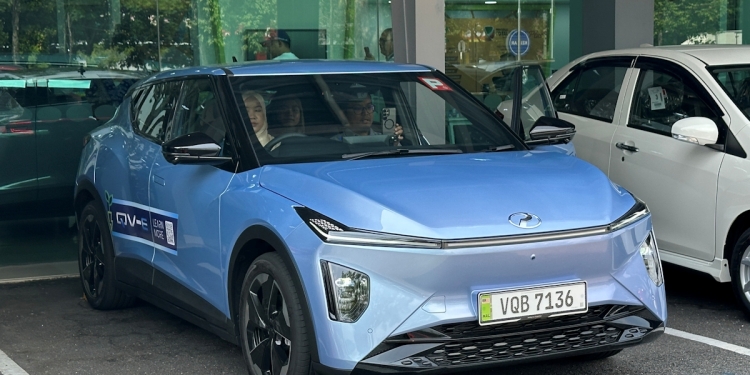 Perodua QV-E at Perodua Glenmarie