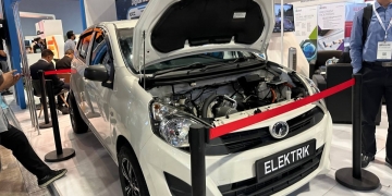 Perodua Axia Elektrik by SCS
