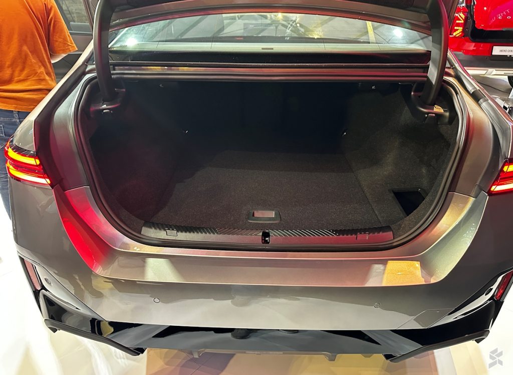 BMW i5 eDrive20 M Sport Pro CKD Malaysia