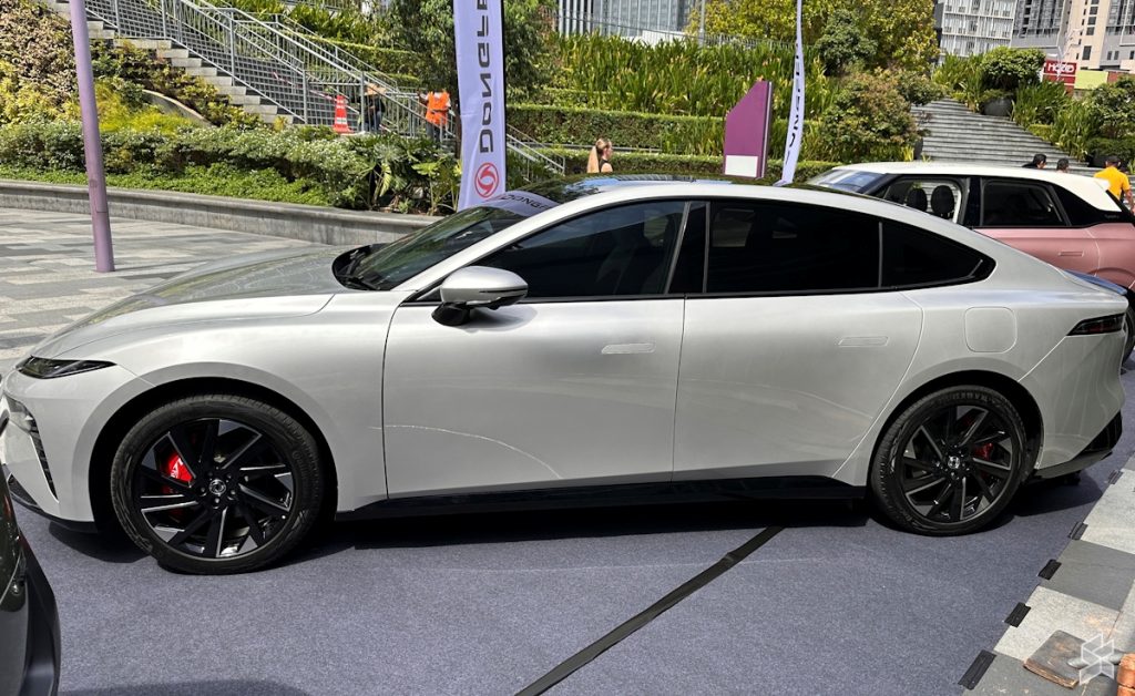 Dongfeng 007 Malaysia Launch