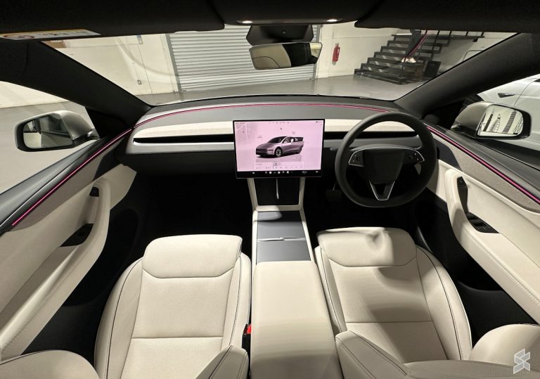tesla-model-y-malaysia-new-zen-grey-interior-and-dark-helix-2-0-wheels