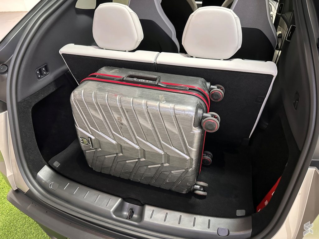 Tesla Model Y L Malaysia