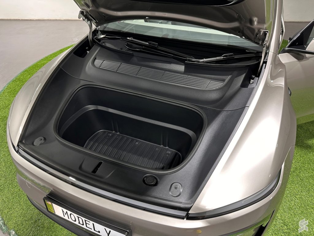 Tesla Model Y L Malaysia