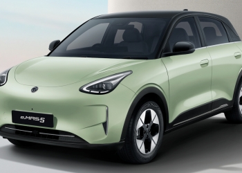 Proton e.MAS 5 Jade Green