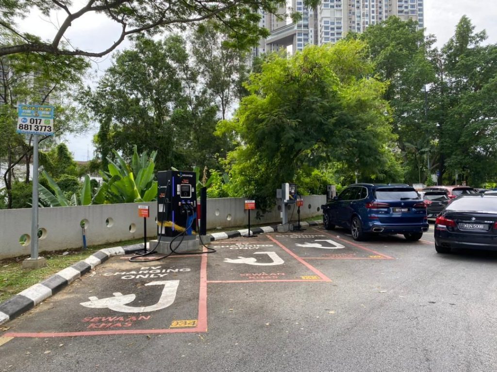JomCharge offers 50% discount for Solaris Mont Kiara EV chargers for this weekend only JomCharge offers 50% discount for Solaris Mont Kiara EV chargers for this weekend only