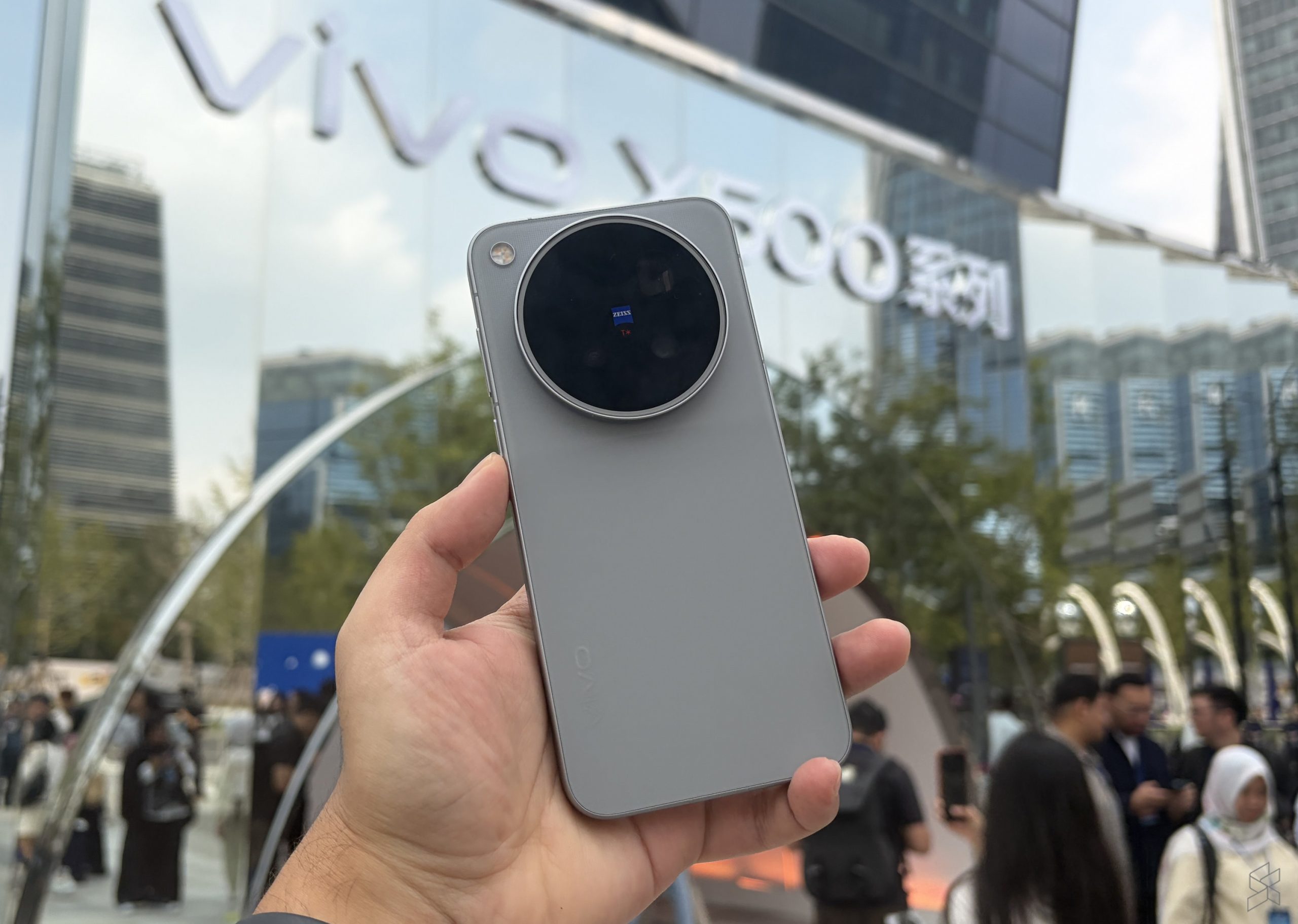 Vivo X500 series launches in China with 200MP ZEISS telephoto and 2nm Dimensity 9600 Pro